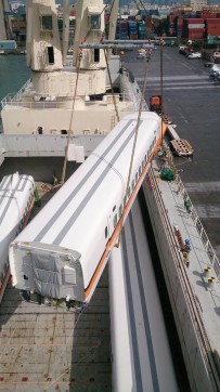 台灣高鐵第34組列車吊卸作業過程